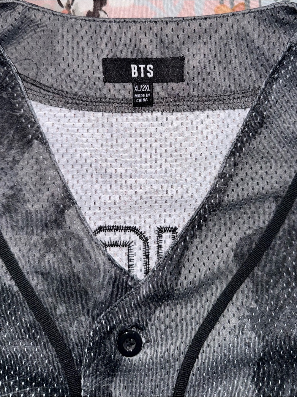BTS World Tour Arirang Weverse El Paso Official J-Hope Jersey - Picture 13 of 16